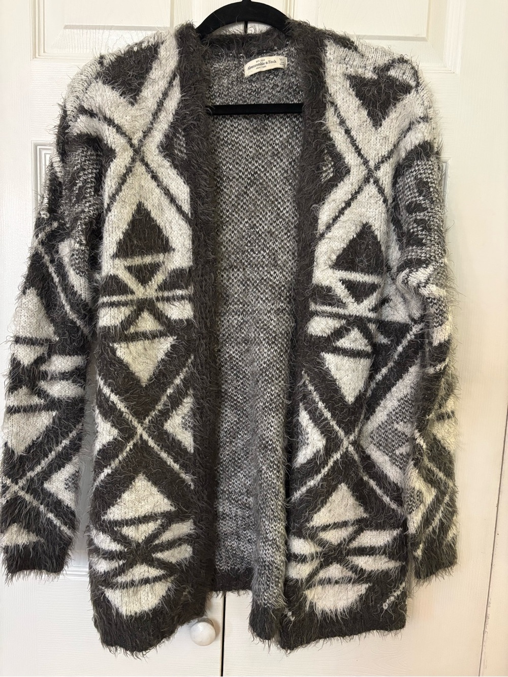 Abercrombie & Fitch Geometric Fuzzy Open-Front Cardigan - Gray & Cream M/L